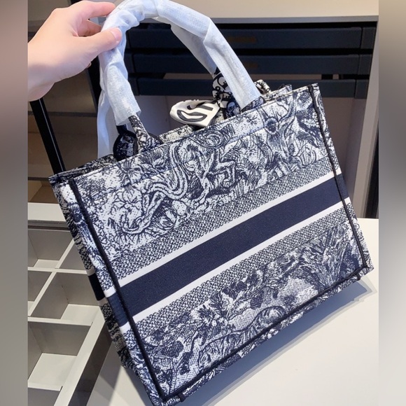 Christian Dior Book Tote Embroidered Canvas Large Blue - Picture 3 of 4